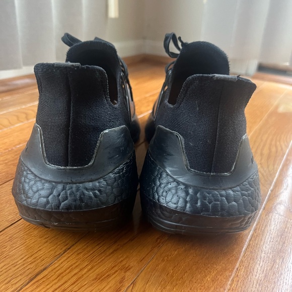 Adidas Ultra Boost 22 Primeknit Triple Black Men’s Size 11.5 (128139498) - Picture 6 of 13
